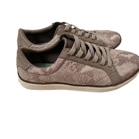 Dr. Scholl’s Women’s Seaside Microfiber Gray Snakeskin Print Sneakers Size 7M - Picture 3 of 7